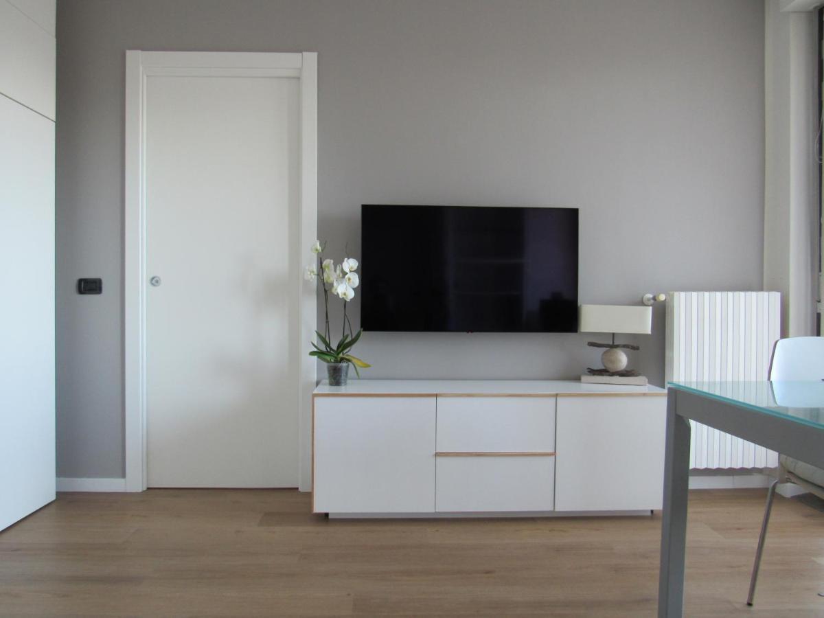 Fiera Milanocity View With Terrace Next To Shopping Mall Apartment Екстериор снимка